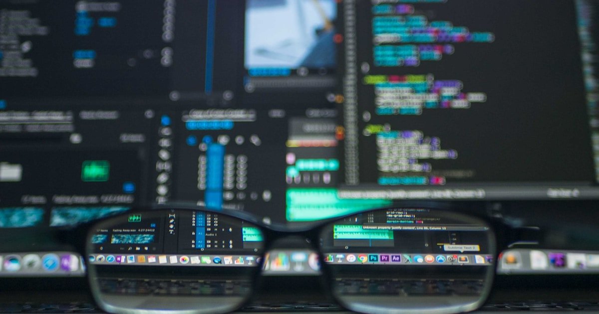 Comparing whitelist and blacklist country blocking